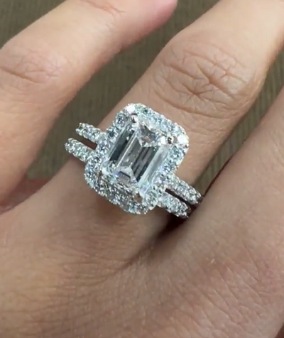 Custom Emerald Center Wedding Set