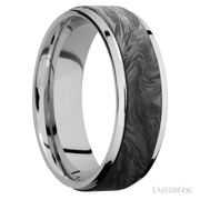 7 mm wide/Flat Grooved Edges/Cobalt Chrome band with one 5 mm Raised Centered inlay of Forged Carbon Fiber.